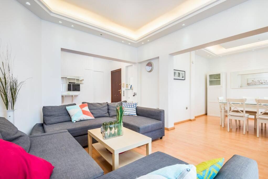 Modern Spacious Apt In Αθήνα Εξωτερικό φωτογραφία