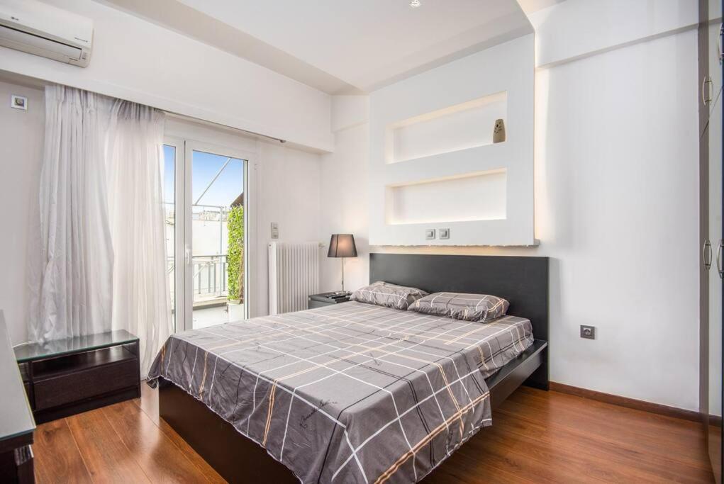 Modern Spacious Apt In Αθήνα Εξωτερικό φωτογραφία